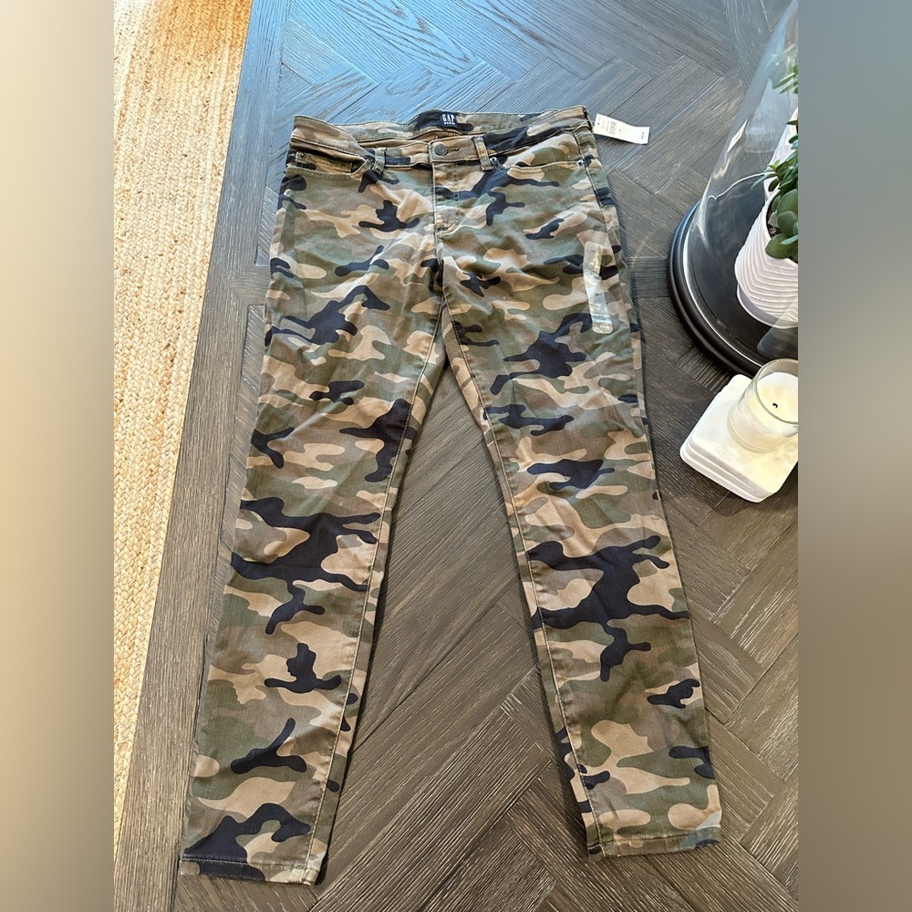 Gap CAMO pants NEW size 30